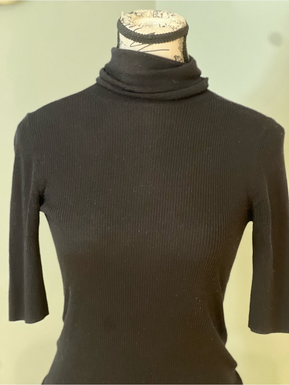 Theory Leenda Short-Sleeve Turtleneck in Regal Wool | Size P | Ribbed | Like New - Picture 7 of 13